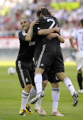 球星连续三次强硬打成