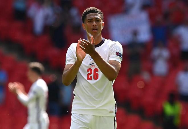 米兰欲用恩昆库换莱万遭巴萨否认