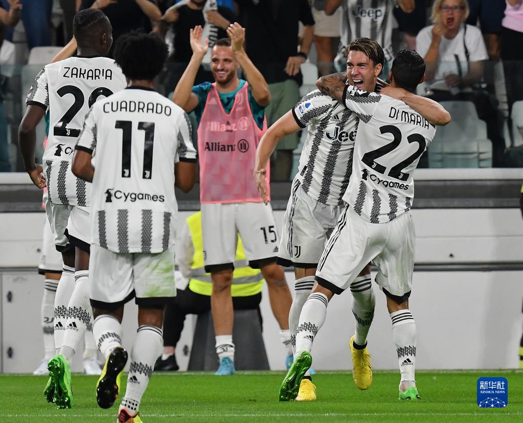 连续3场未首发，萨拉赫赛后发表激烈言论称被当成替罪羊，英媒曝利物浦选择支持斯洛特