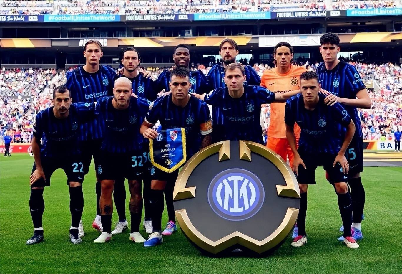 阿连德：这是我第一次拿冠军，也是我第一次戴帽，我很满意