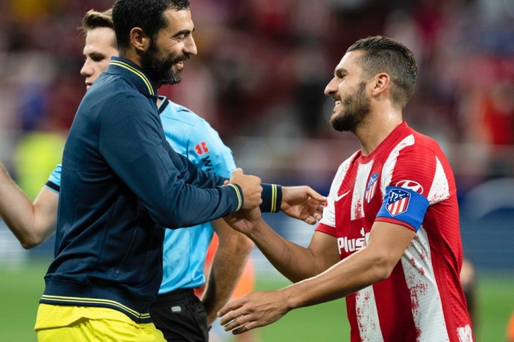 太阳报：巴萨想签15岁新星加布里埃尔，但曼联有信心留下他