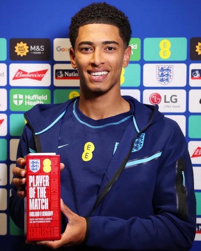 子弹官方：利伯蒂生病缺席今日对阵36人，德弗斯代替其出战